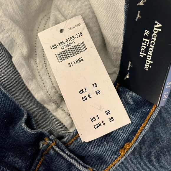 NWT- Abercrombie and Fitch mid rise 90s straight curve love jeans — size 12L - Picture 5 of 7